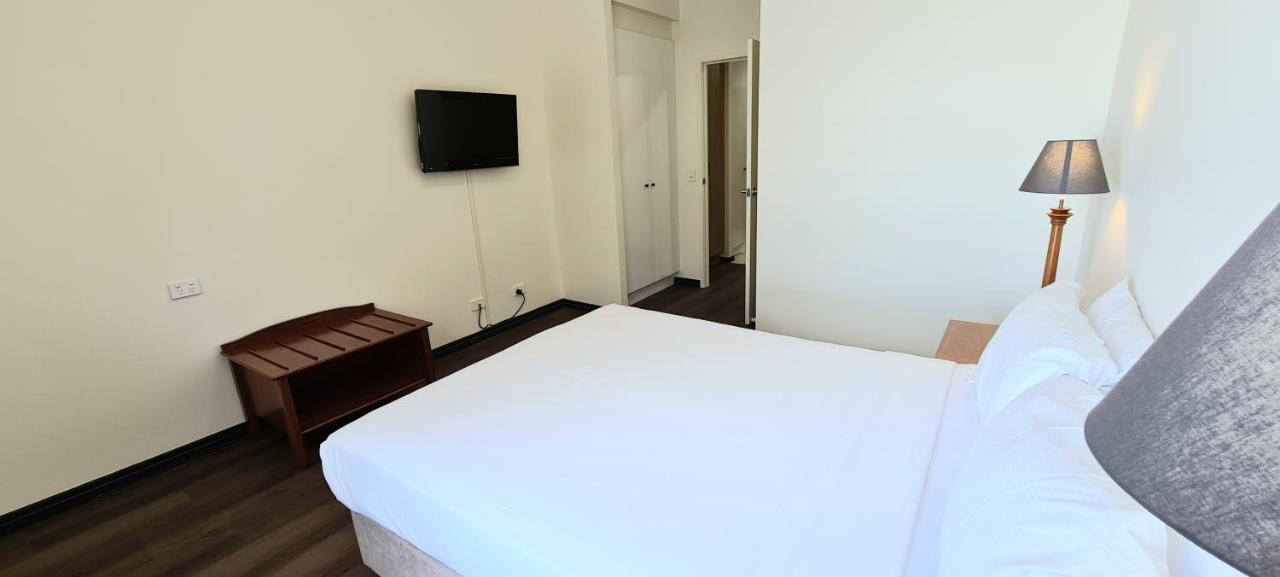 Ramada By Wyndham Brisbane Windsor Hotel Exterior foto
