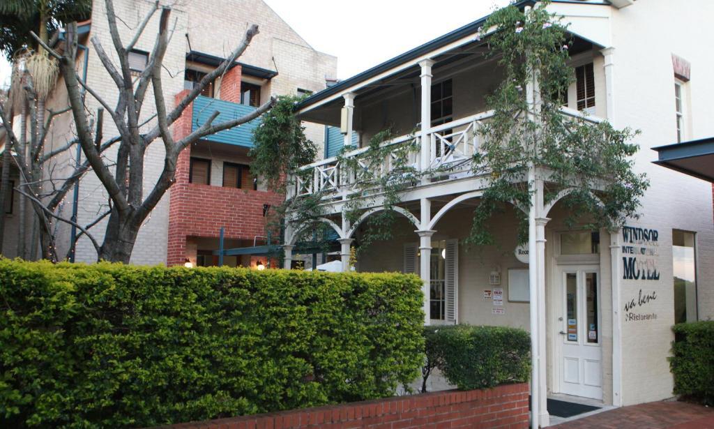 Ramada By Wyndham Brisbane Windsor Hotel Exterior foto