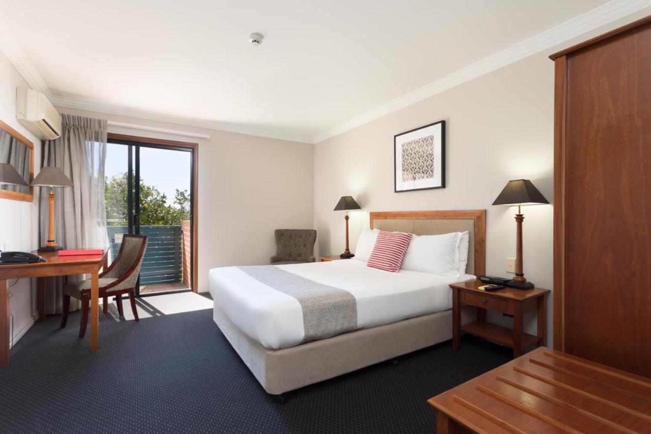 Ramada By Wyndham Brisbane Windsor Hotel Exterior foto