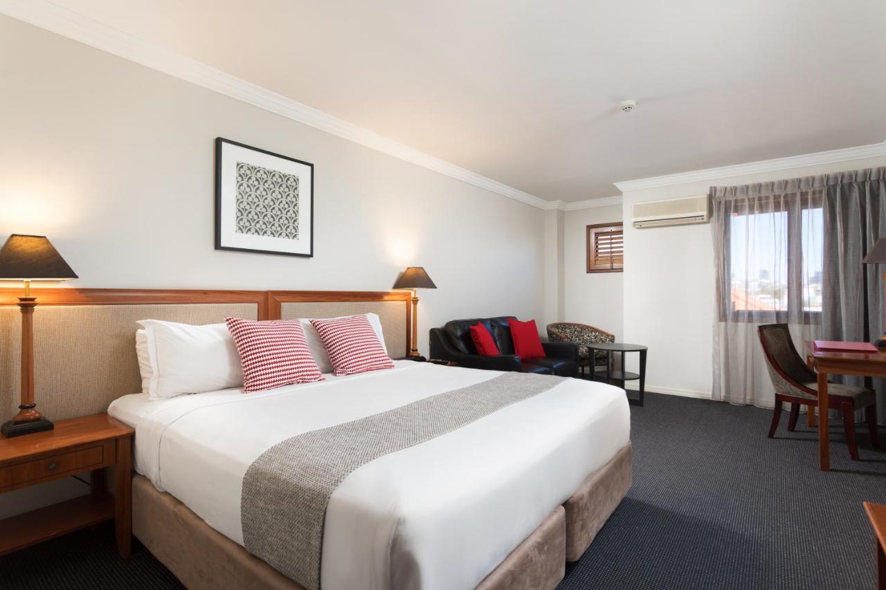 Ramada By Wyndham Brisbane Windsor Hotel Exterior foto