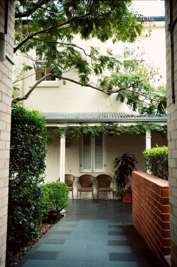 Ramada By Wyndham Brisbane Windsor Hotel Exterior foto
